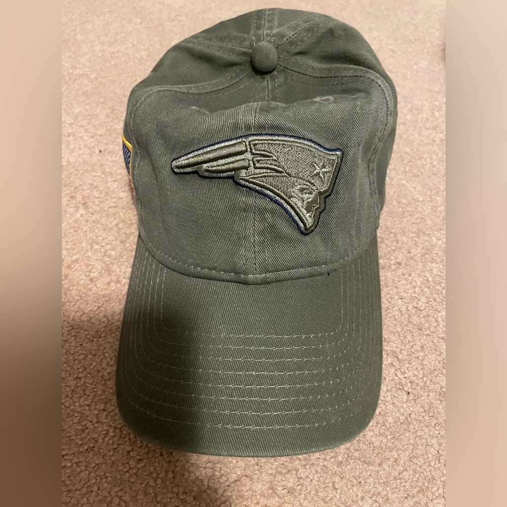 New England Patriots 2017 SALUTE-TO-SERVICE Green 920 Adjustable Hat